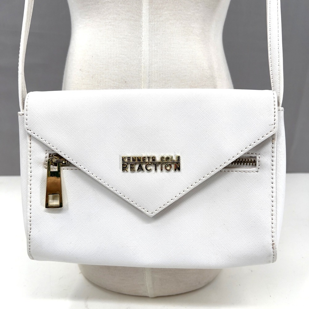 Kenneth Cole Reaction White Saffiano Leather Envelope Crossbody Bag‎ Gold Zipper